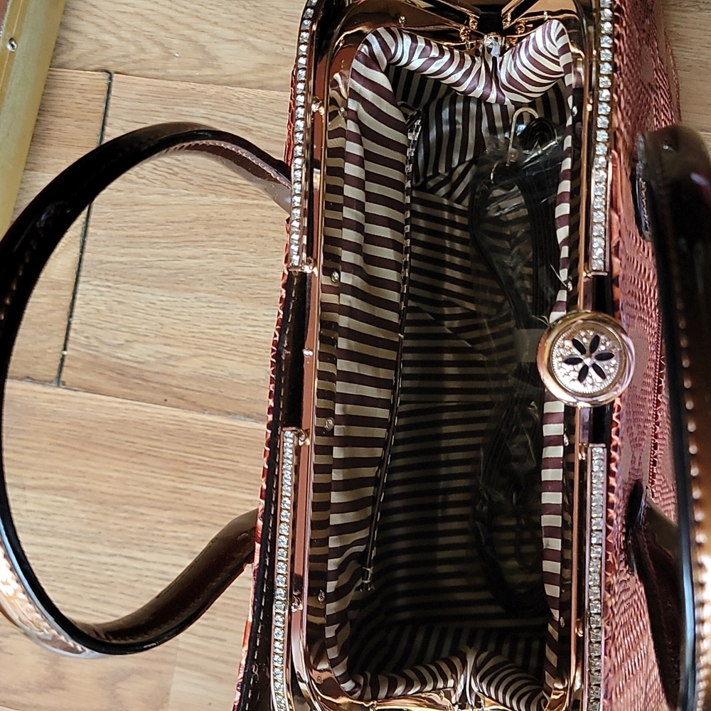 Purse - Picture 4 of 4